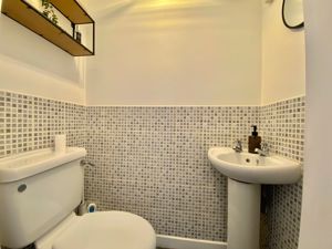 Guest WC- click for photo gallery